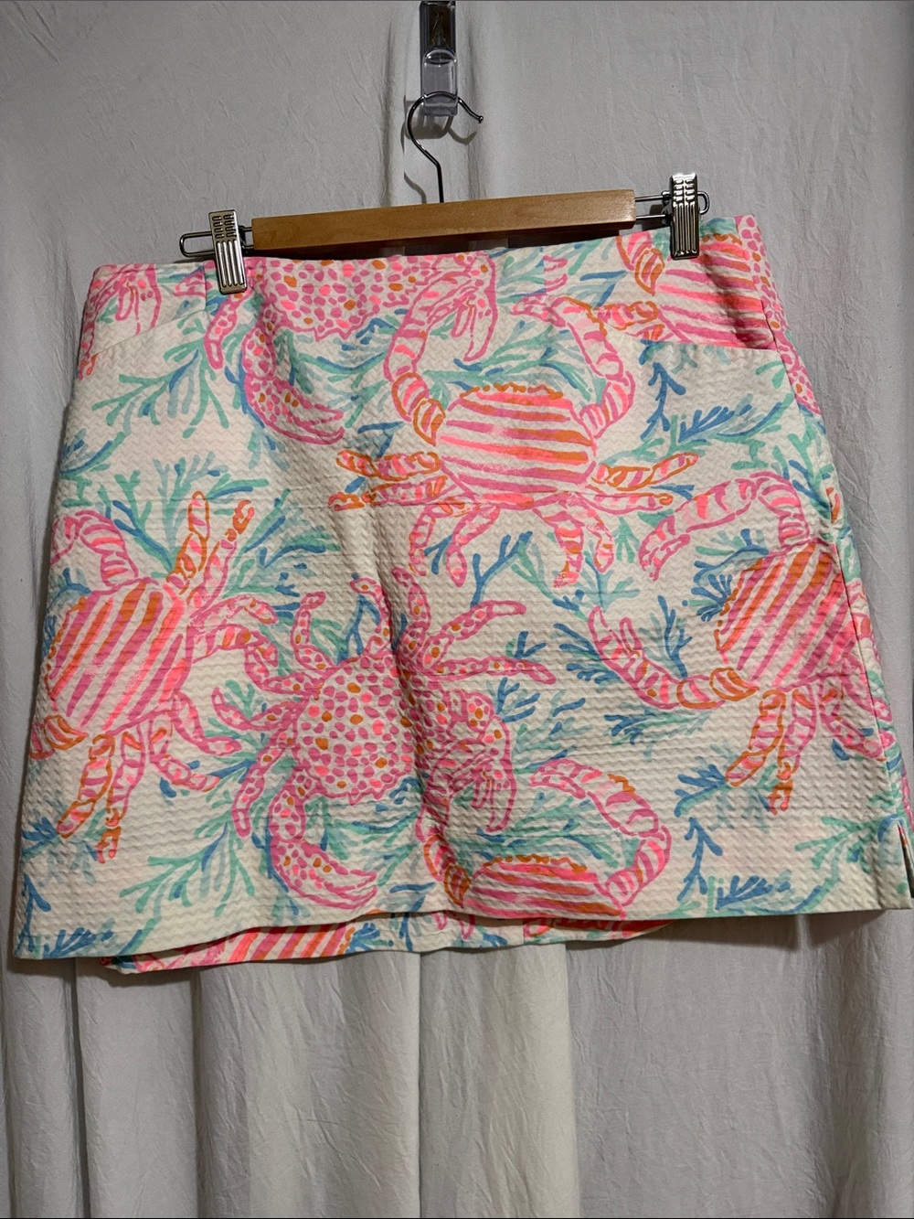 Lilly Pulitzer skort in Pink, Teal & Orange Crab Print